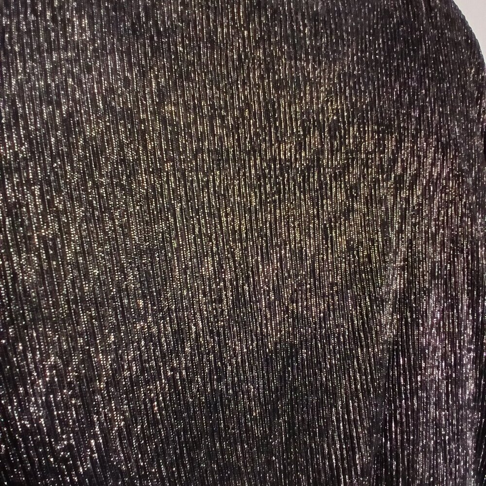 NWT Maurices Black and Gold metallic‎ shimmer wrap Top size XL - Picture 4 of 8
